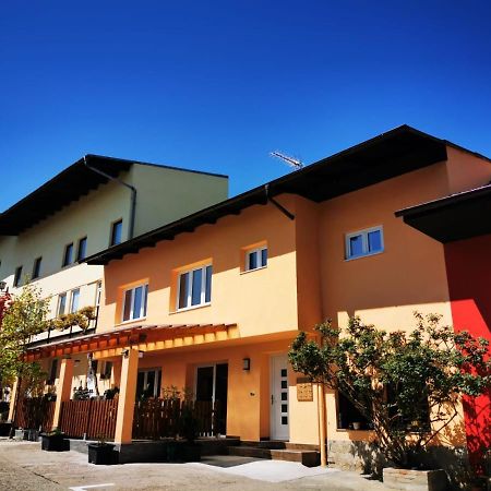 Hotel Goldene Krone Mistelbach Exterior foto