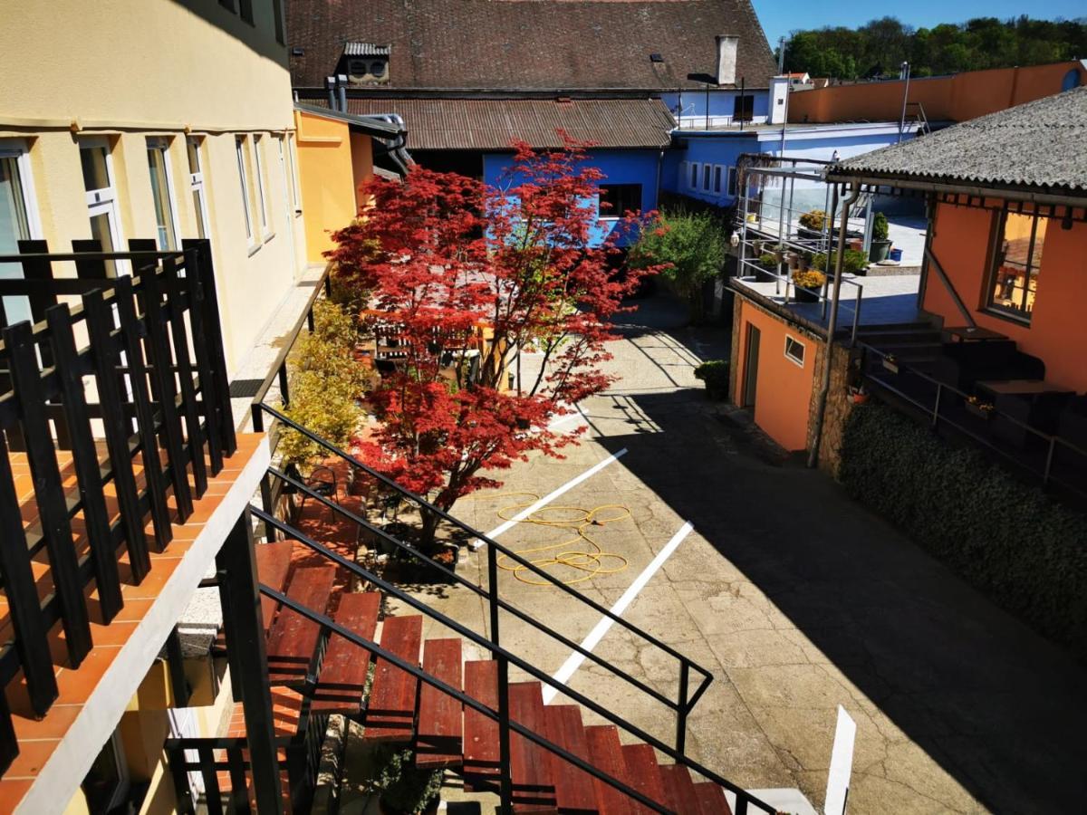 Hotel Goldene Krone Mistelbach Exterior foto