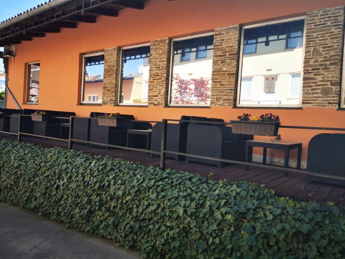 Hotel Goldene Krone Mistelbach Exterior foto