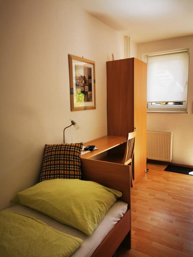 Hotel Goldene Krone Mistelbach Exterior foto