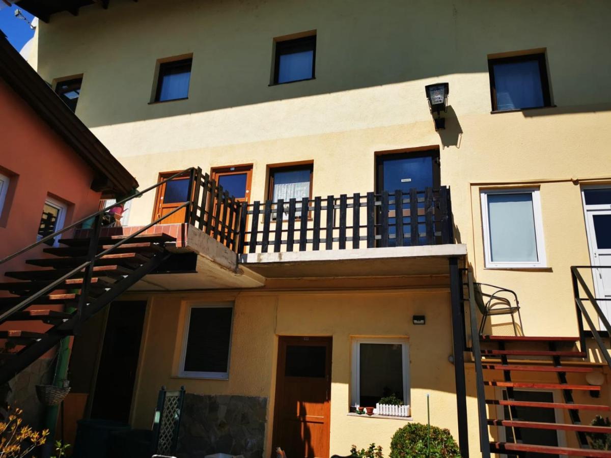 Hotel Goldene Krone Mistelbach Exterior foto