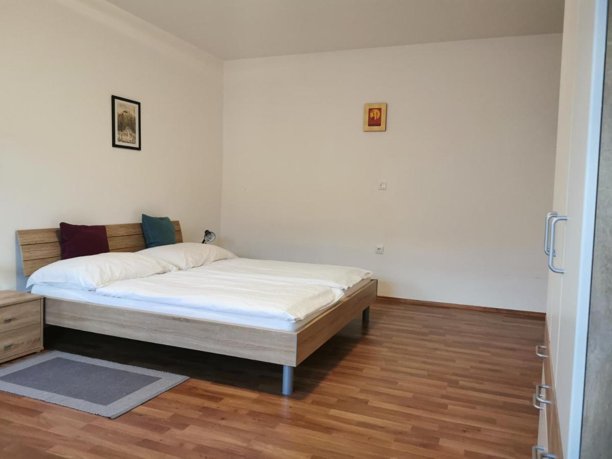 Hotel Goldene Krone Mistelbach Exterior foto